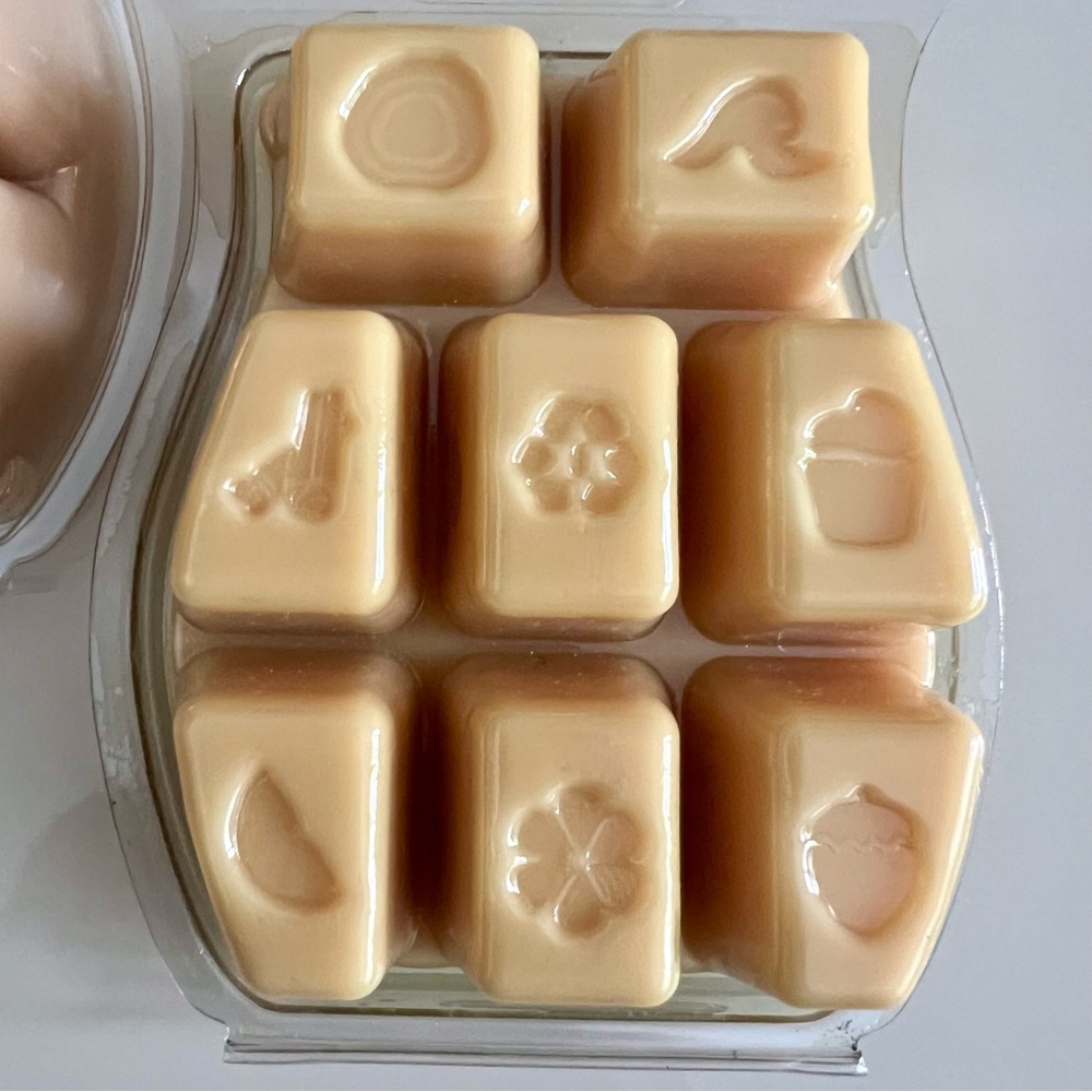 2 new Scentsy Wax Bars - Picture 4 of 6